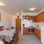 Pinta Mit Grossem Garten By Interhome Apartman