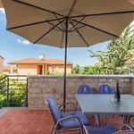 Pinta Mit Grossem Garten By Interhome