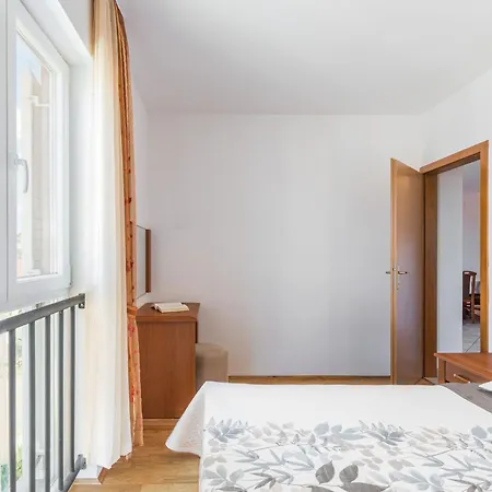 Pinta Mit Grossem Garten By Interhome Apartamento
