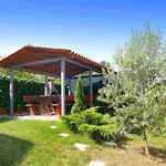 Apartament Pinta Mit Grossem Garten By Interhome Dajla