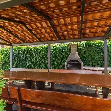 Appartement Pinta Mit Grossem Garten By Interhome *