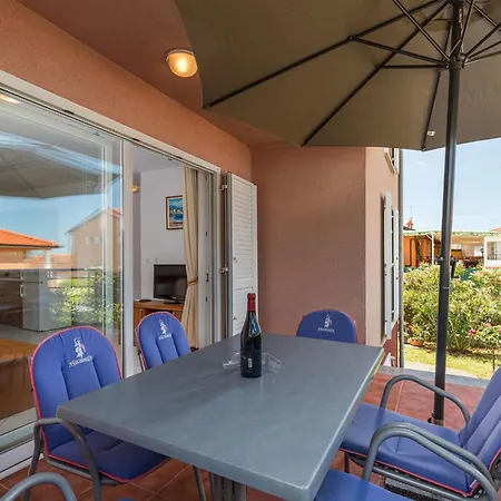 Apartment Pinta Mit Grossem Garten By Interhome