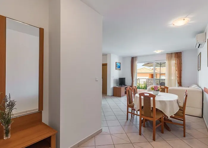 Pinta Mit Grossem Garten By Interhome