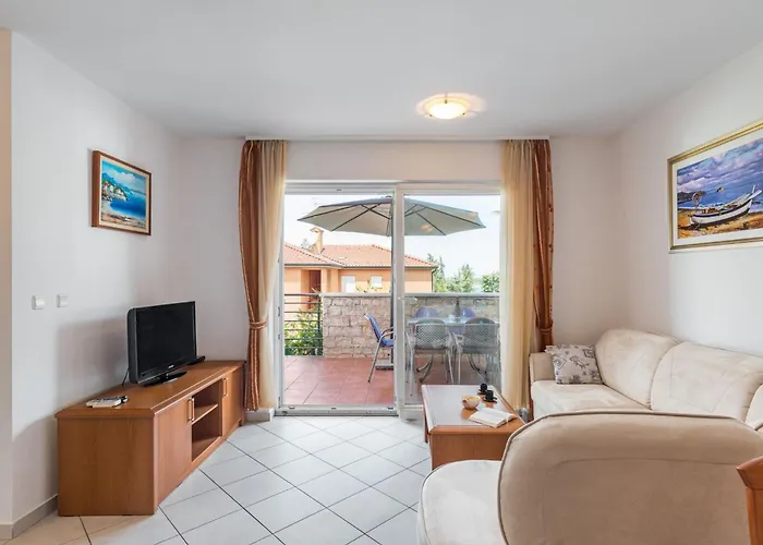 Pinta Mit Grossem Garten By Interhome Apartment