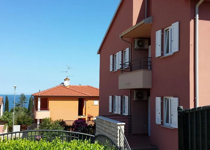 Apartment Pinta Mit Grossem Garten By Interhome